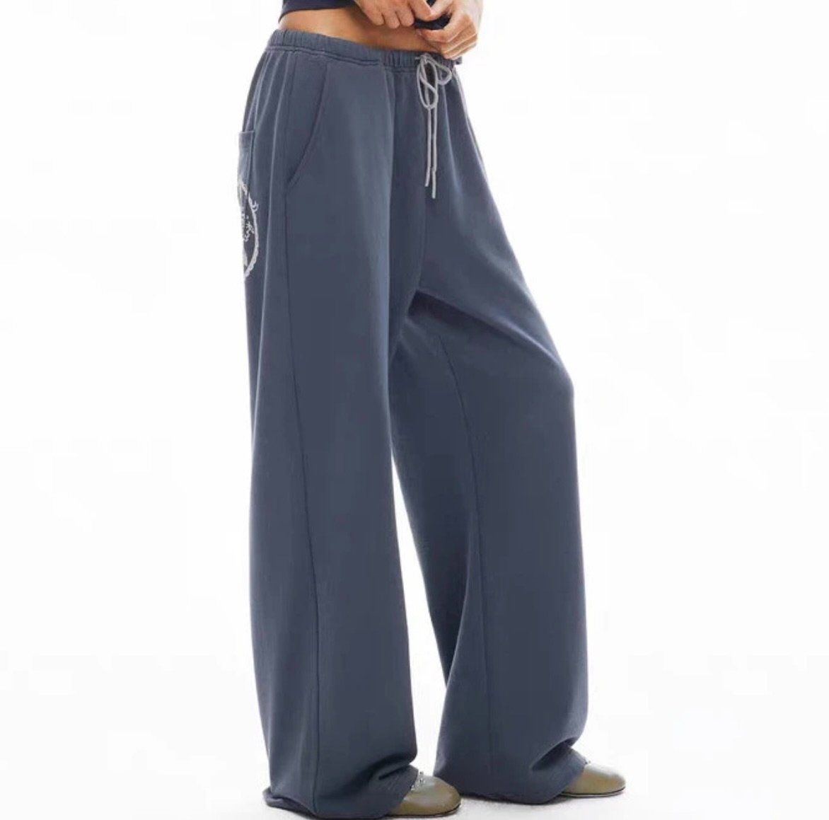 jogging large baggy