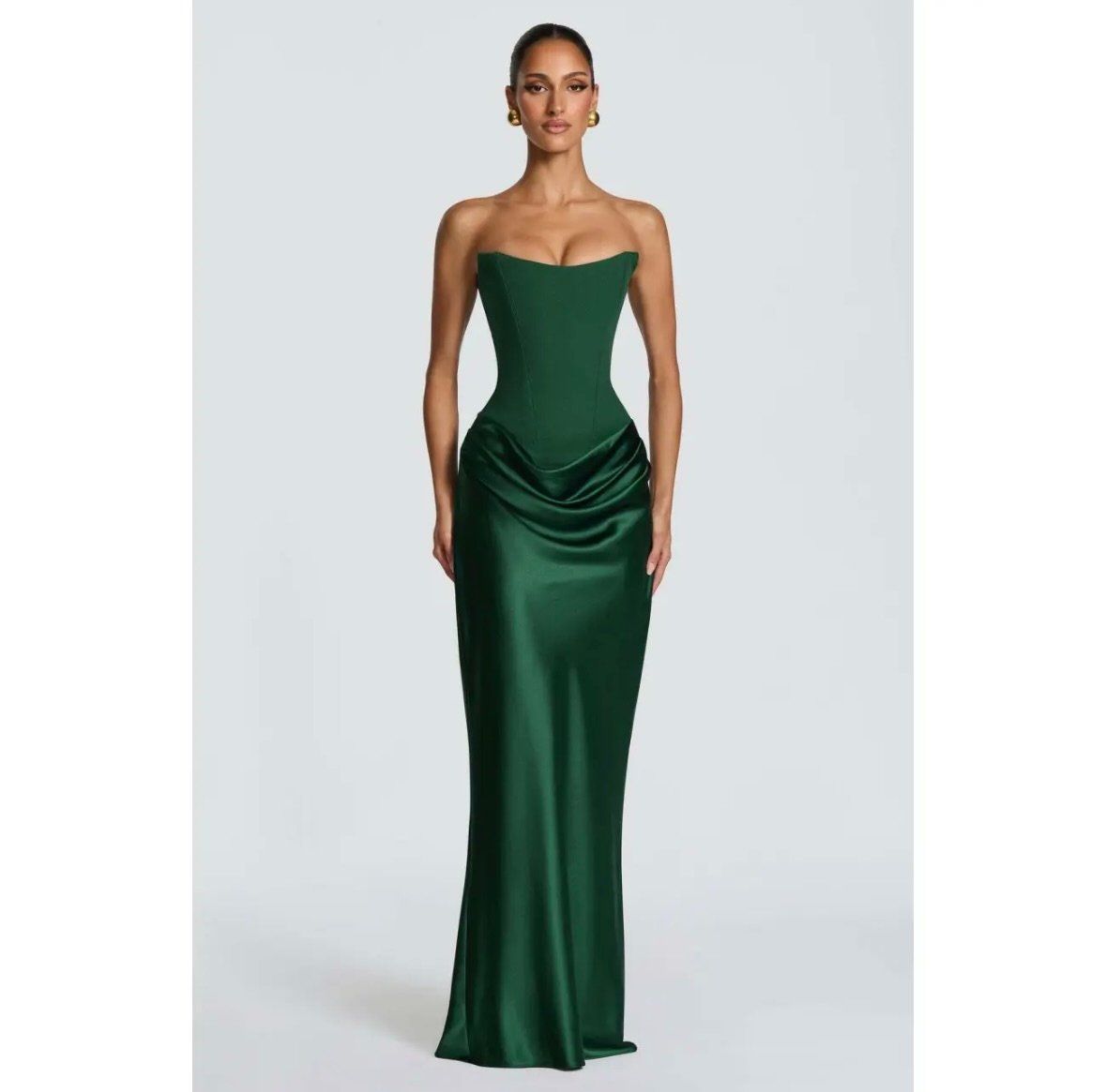 Robe à dos nu drapée