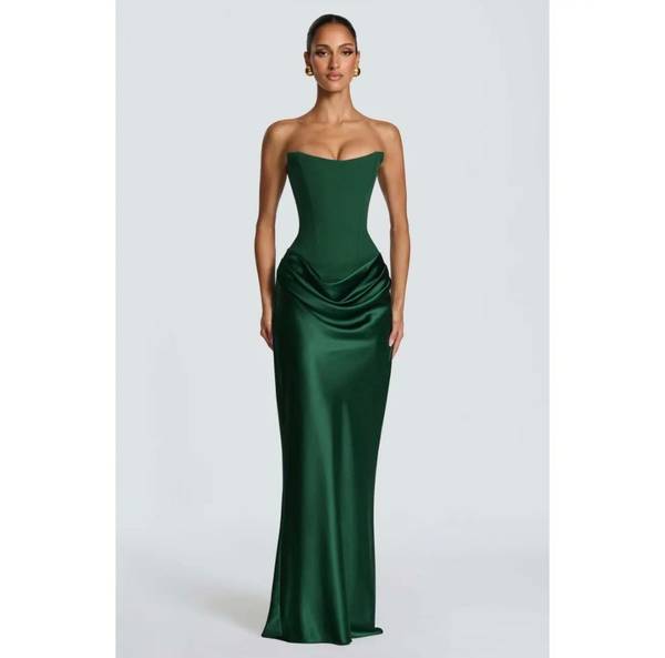 Robe à dos nu drapée