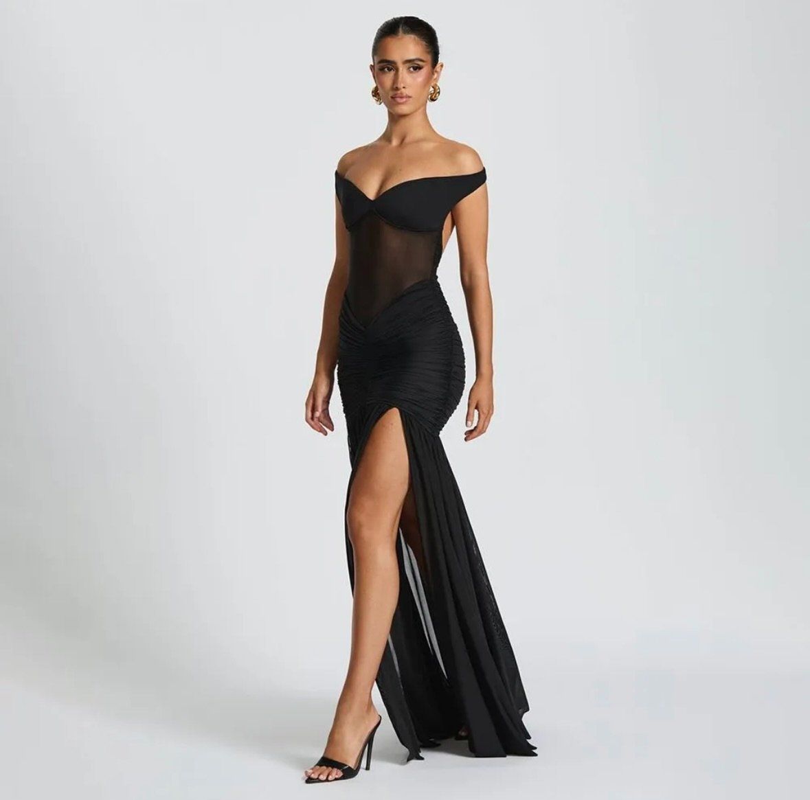 Robe à fente drapée