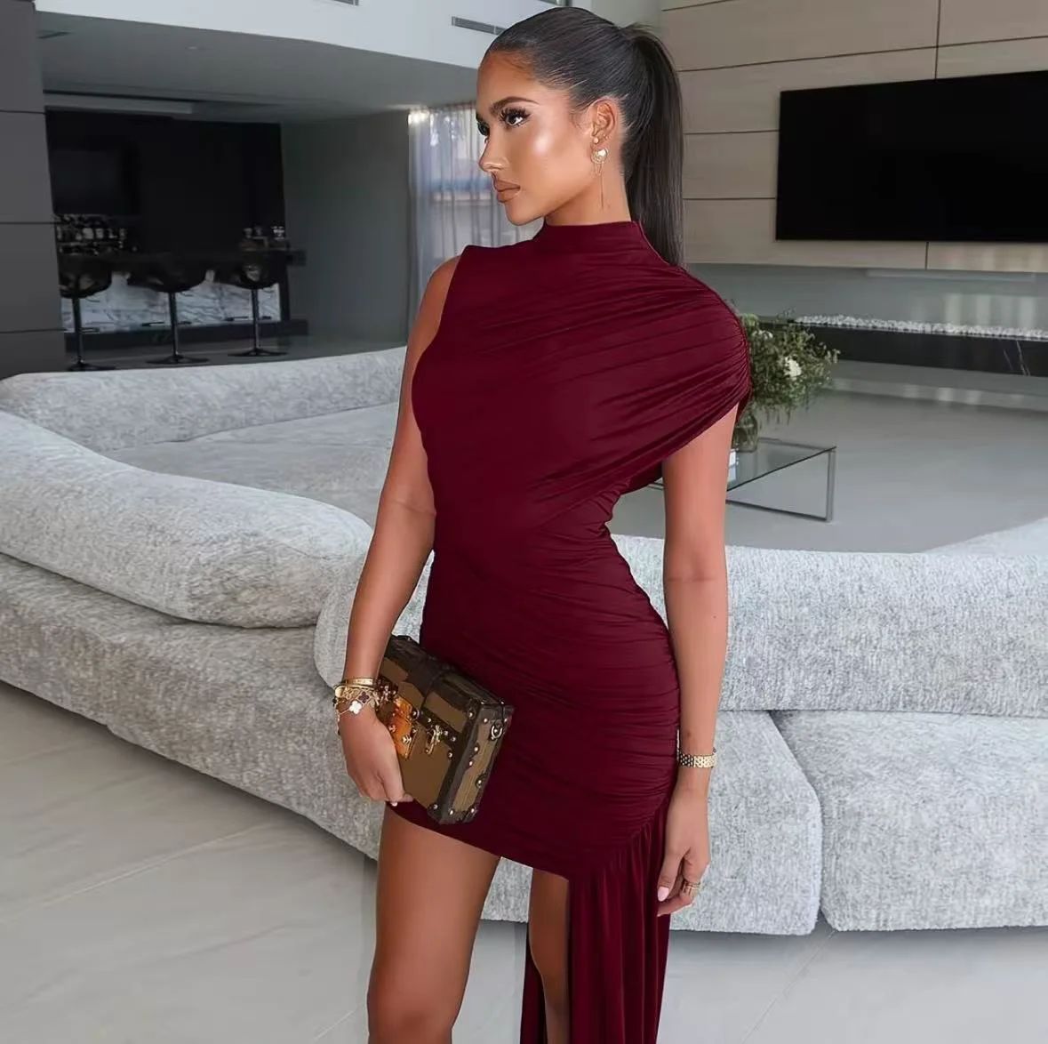 Robe Asymétrique Col Montant