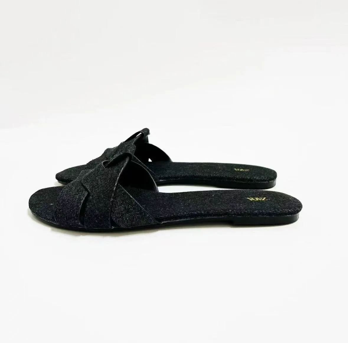 Mules Plates Noires Tissées